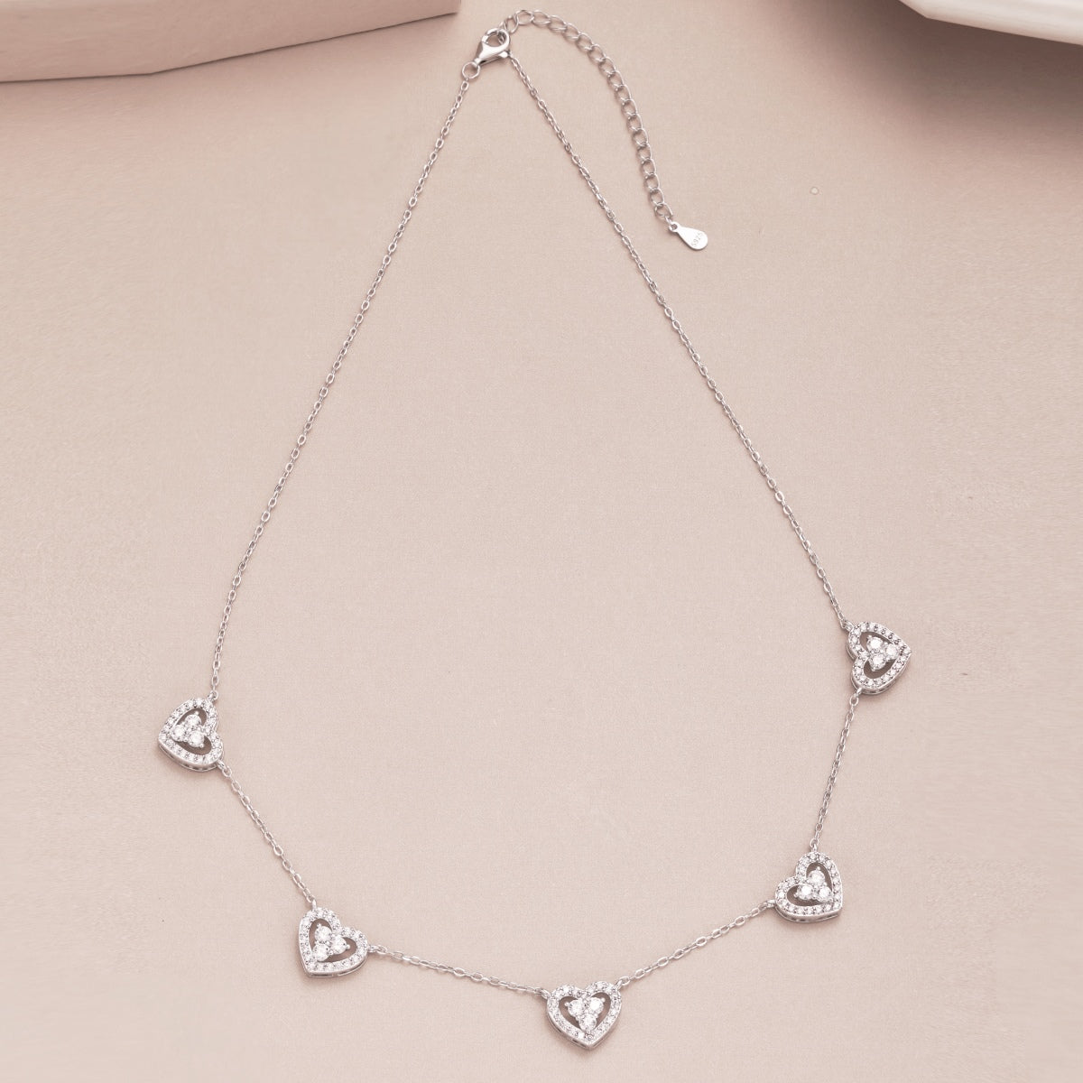 [BASLOVE]Sparkling Five Heart Necklace