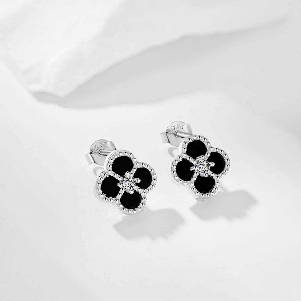 [BASLOVE]Four-Leaf Clover Flower Shape Exquisite Earrings