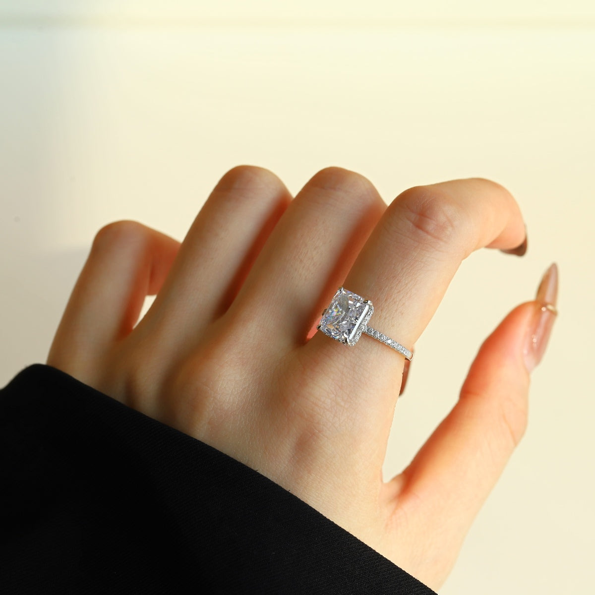 [BASLOVE]4.0 Carat Luxurious Engagement Ring