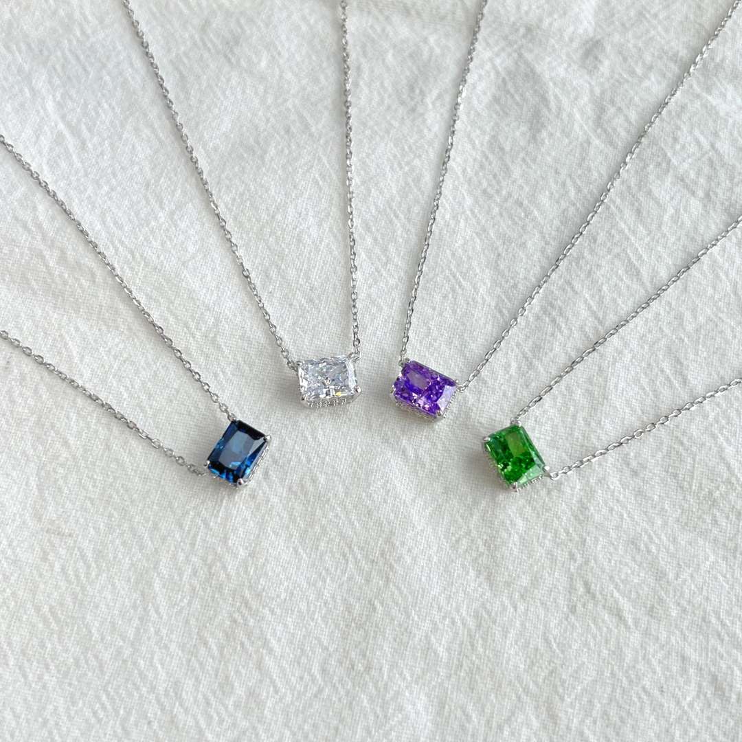 [BASLOVE]Luxurious Square Shape Colorful Necalack