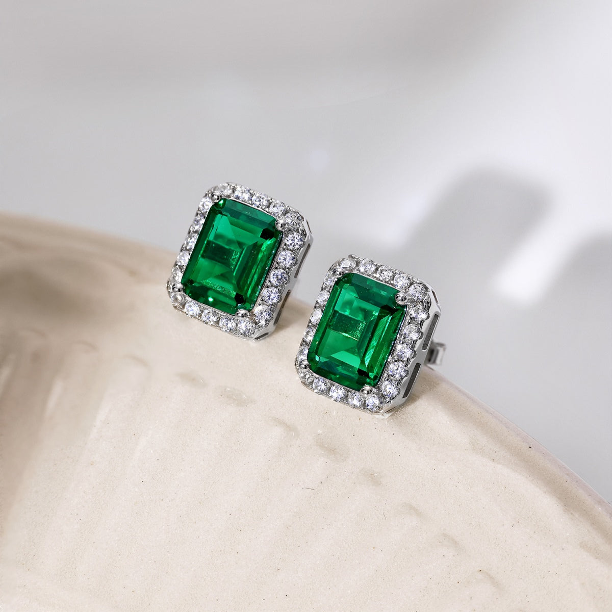 [BASLOVE]Luxurious Dainty Emerald Cut Banquet Earrings