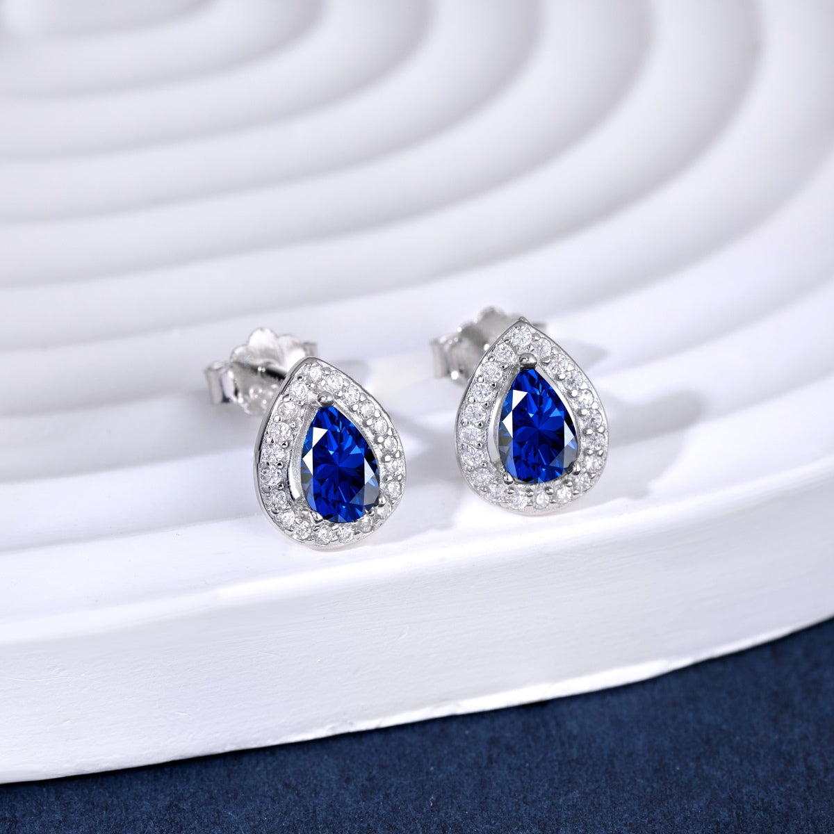 [BASLOVE]Luxurious Water Drop Shape Earrings