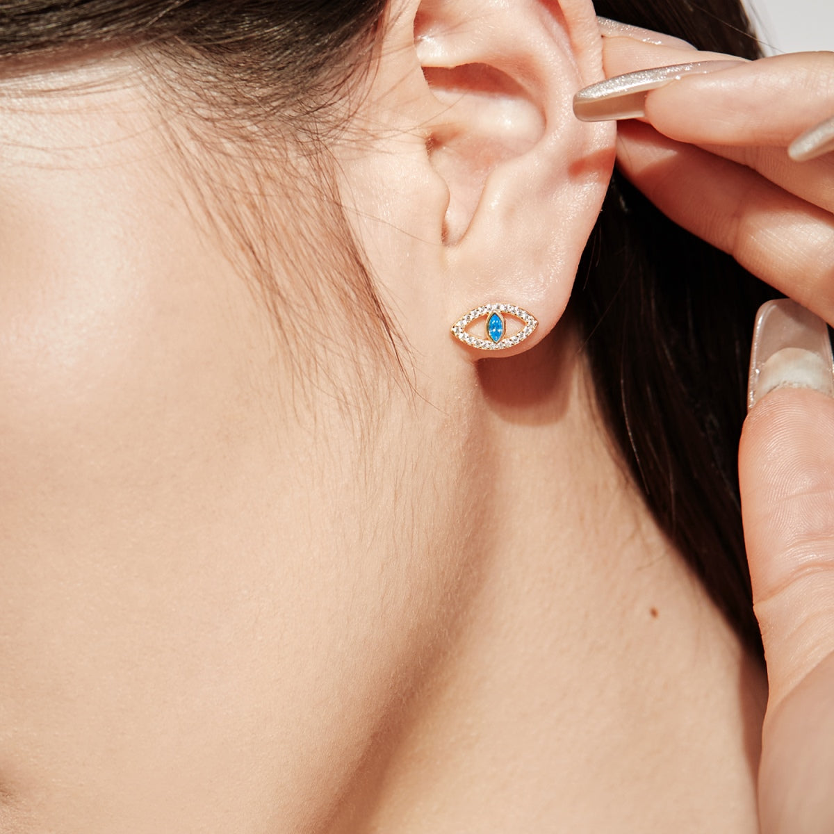 [BASLOVE]Blue Devil Eyes Hollow Stud Earrings