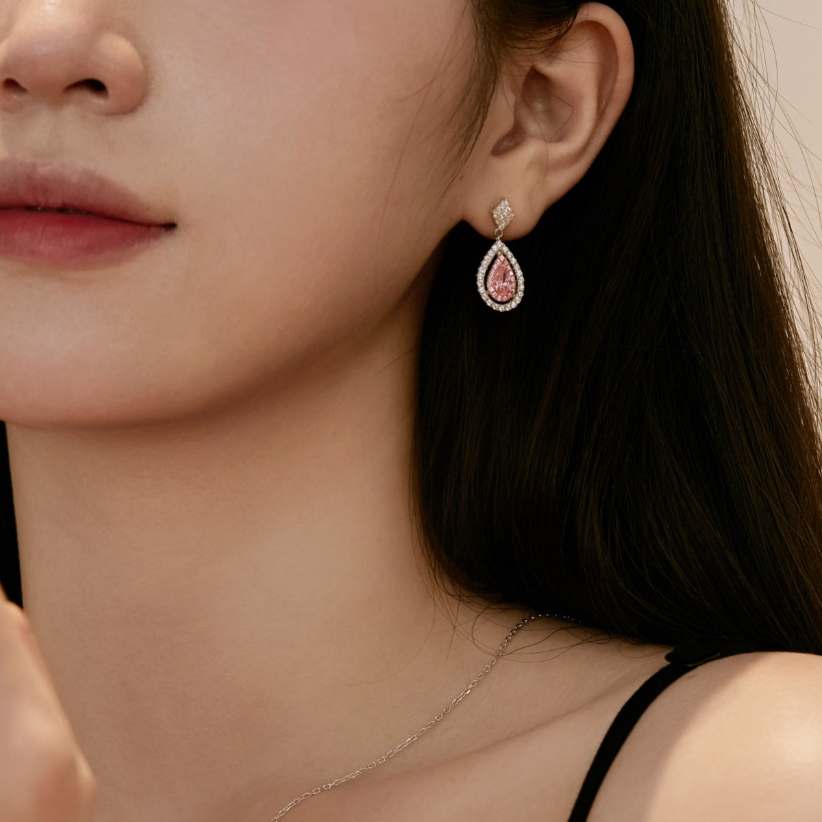 [BASLOVE]Ornate Delicate Water Drop Shape Banquet Earrings