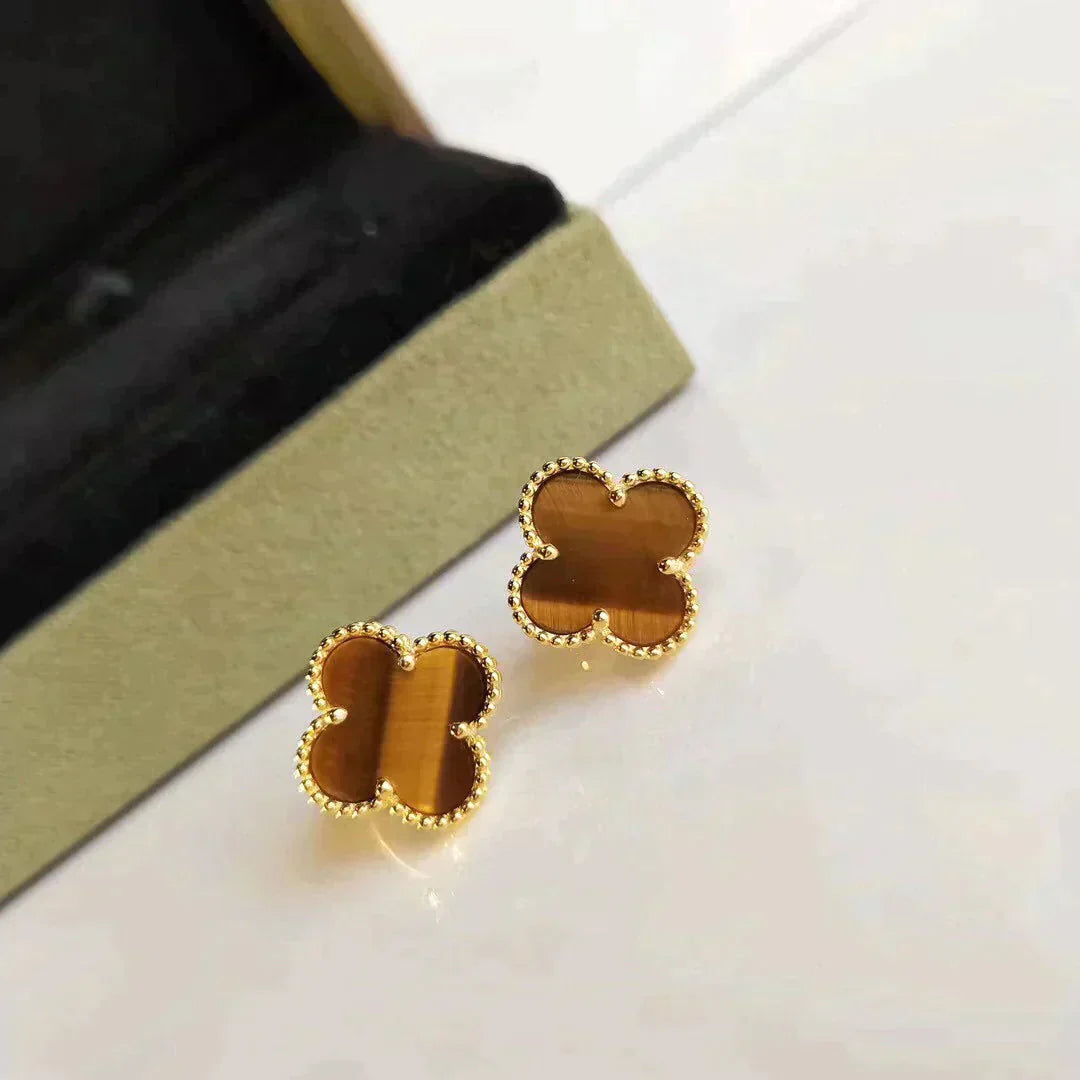 [Basjewels]CLOVER MEDIUM 1 MOTIFS TIGER EYE EARRINGS