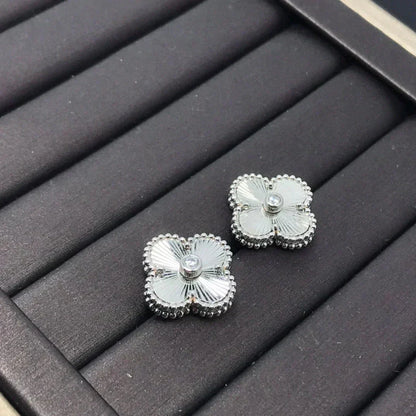 [Basjewels]CLOVER MINI 9.5MM LASER EARRINGS