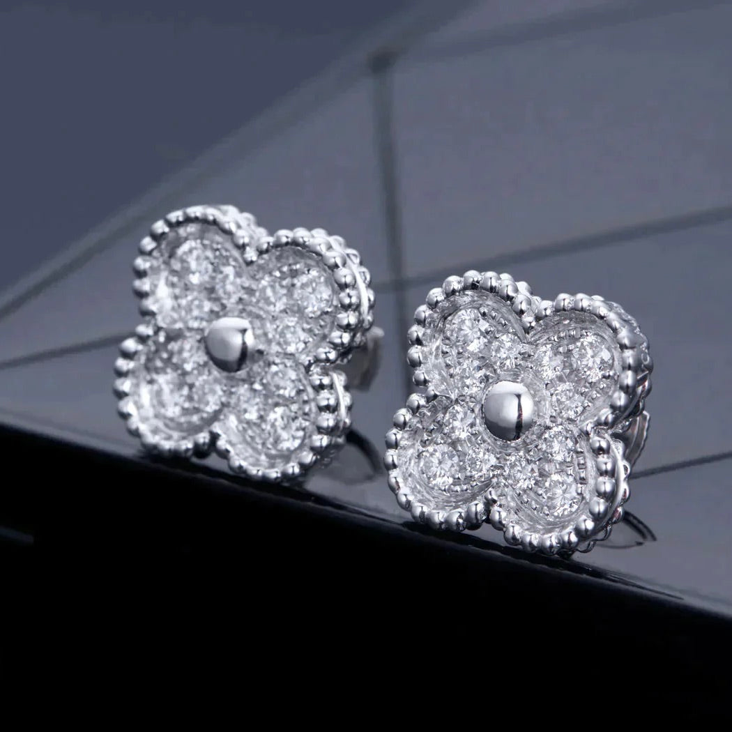 [Basjewels]CLOVER 1 MOTIFS DIAMOND STUD EARRINGS SILVER