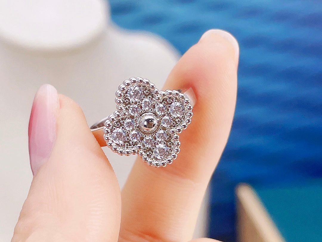 [Basjewels]CLOVER DIAMOND RING