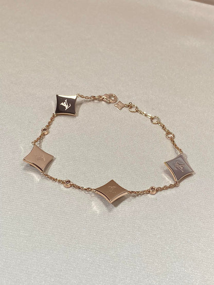 [BSNL Jewels]Armband aus Roségold mit Sternmotiv und 4 Perlmuttdiamanten