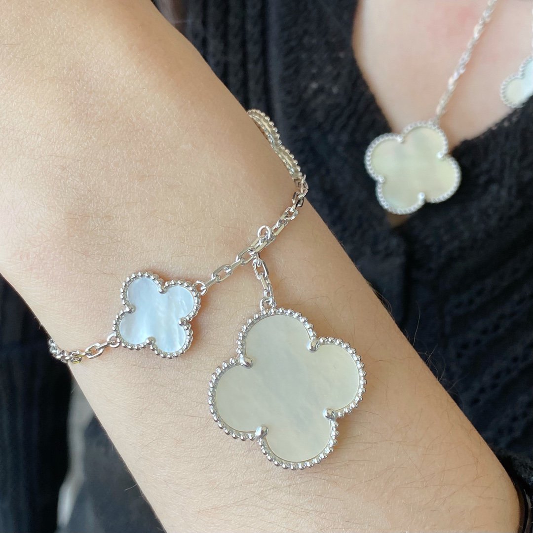 [Basjewels]CLOVER 5 MOTIF WHITE MOP SILVER BRACELET