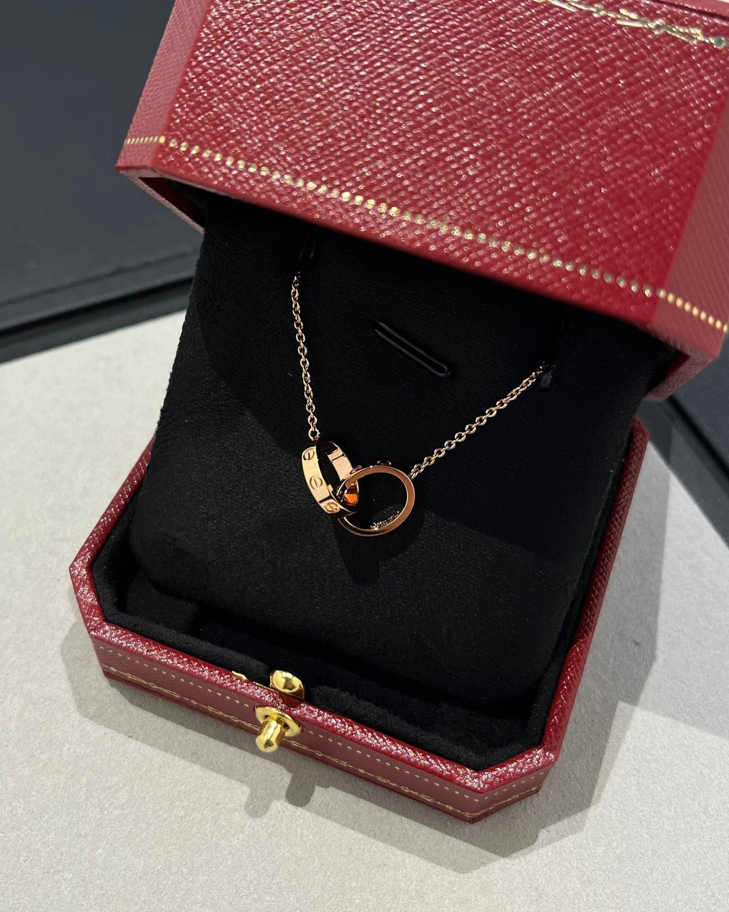 [Basjewels]LOVE NECKLACE DOUBLE RING PINK GOLD