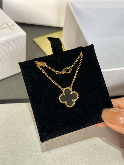 [Basjewels]CLOVER ROCK CRYSTAL ROSE GOLD NECKLACE