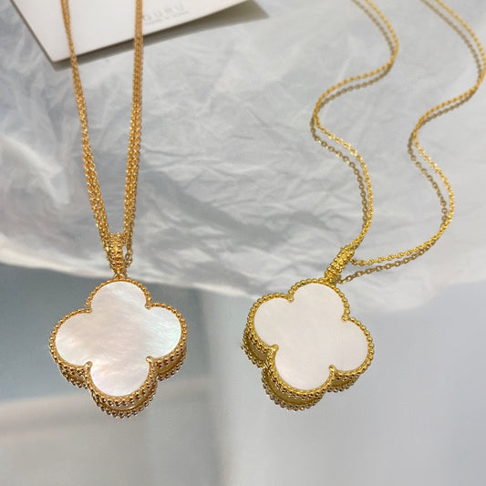 [Basjewels]CLOVER 25MM MOP LARGE PENDANT NECKLACE