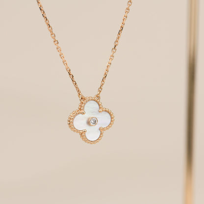 [Basjewels]CLOVER 15MM DIAMOND WHITE FRITILLARIA NECKLACE