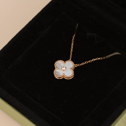 [Basjewels]CLOVER 15MM DIAMOND WHITE FRITILLARIA NECKLACE