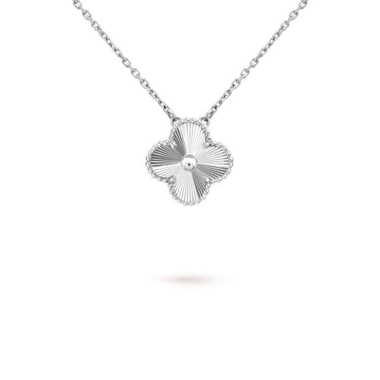 [Basjewels]CLOVER 15MM LASER NECKLACE SILVER