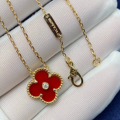 [Basjewels]CLOVER 15MM DIAMOND CARNELIAN NECKLACE