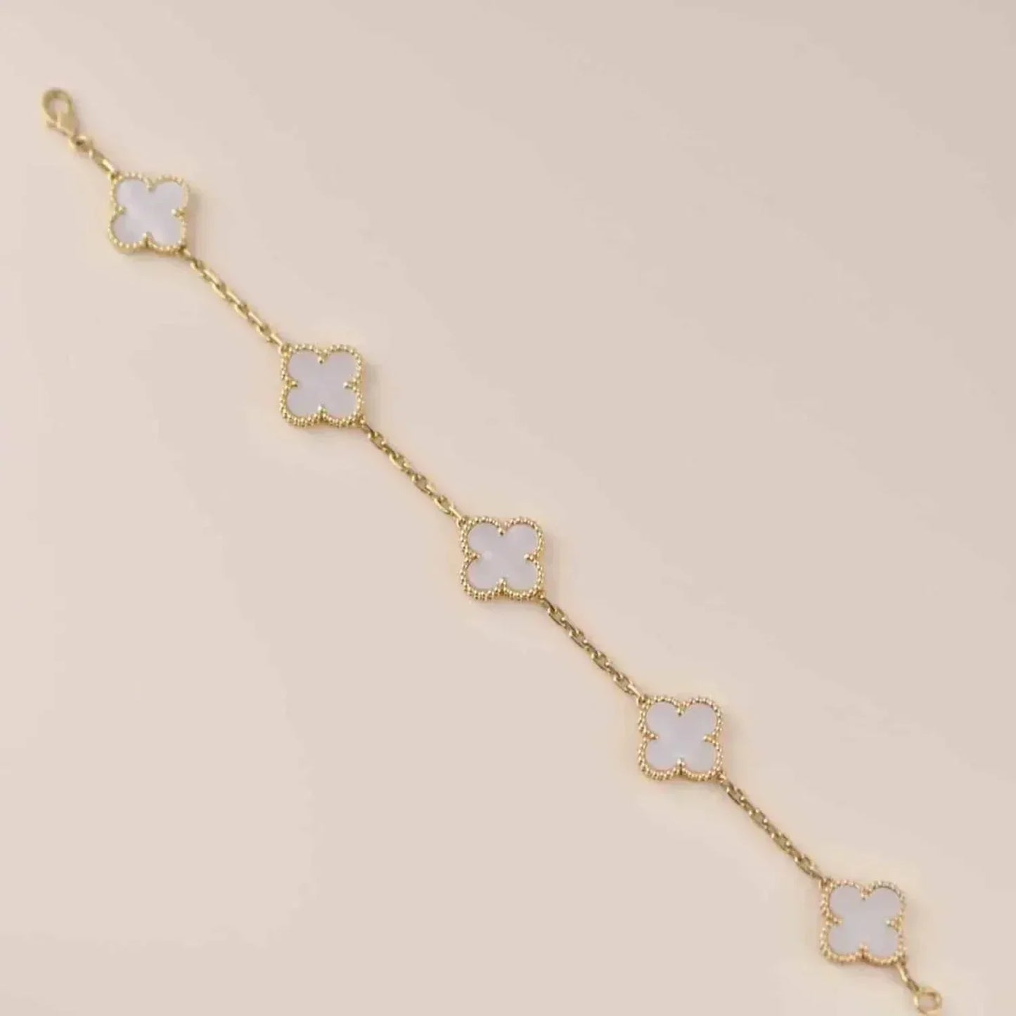 [Basjewels]CLOVER  5 MOTIF WHITE MOP BRACELET