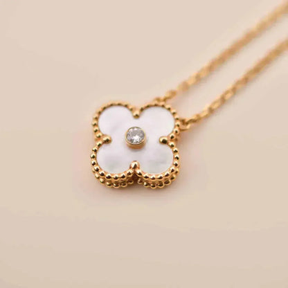 [Basjewels]CLOVER 15MM DIAMOND WHITE FRITILLARIA NECKLACE