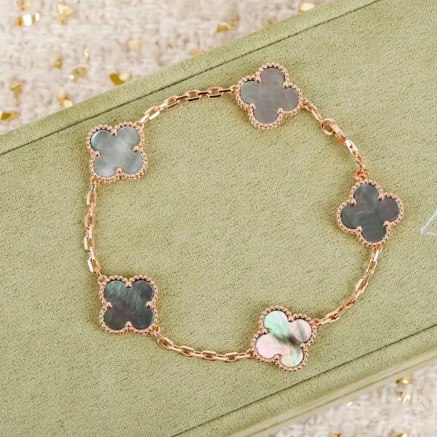 [Basjewels]CLOVER 5 MOTIF GRAY MOP  BRACELET