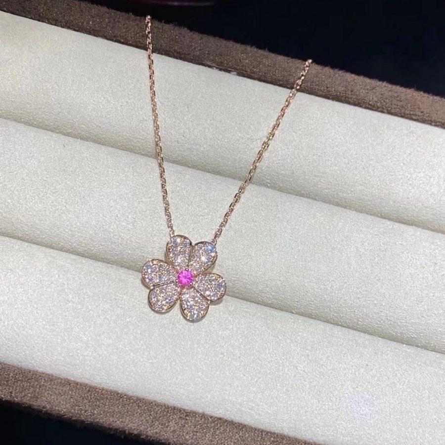 [BSNL Jewels]FRIVOLE ROSÉGOLD-HALSKETTE MIT BLUMENDIAMANTEN