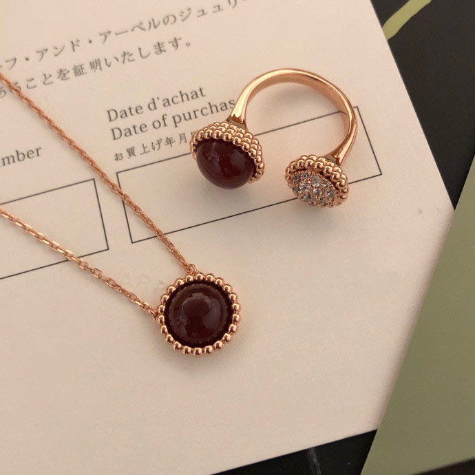 [BSNL Jewels] PERLEE COULEURS DIAMANT ROSÉGOLD ZWISCHEN DEN FINGERN