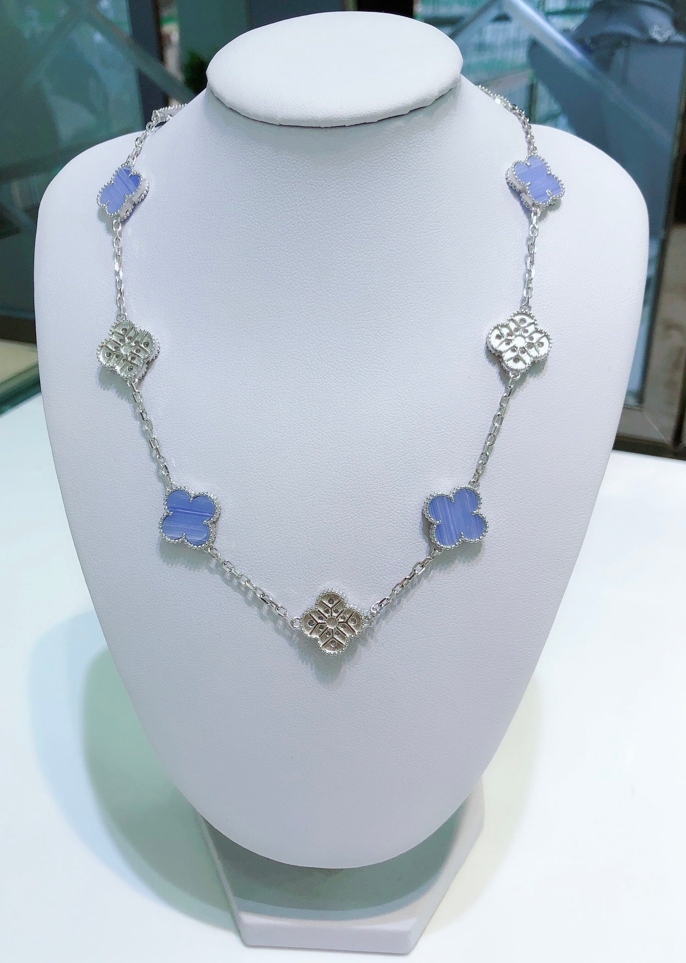 [Basjewels]CLOVER 10 MOTIFS CHALCEDONY DIAMONDS SILVER NECKLACE